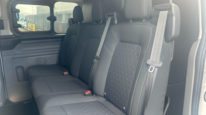 Ford Transit Custom 320 L1 Diesel Fwd 2.0 EcoBlue 136ps H1 Double Cab Van Limited - Image 23
